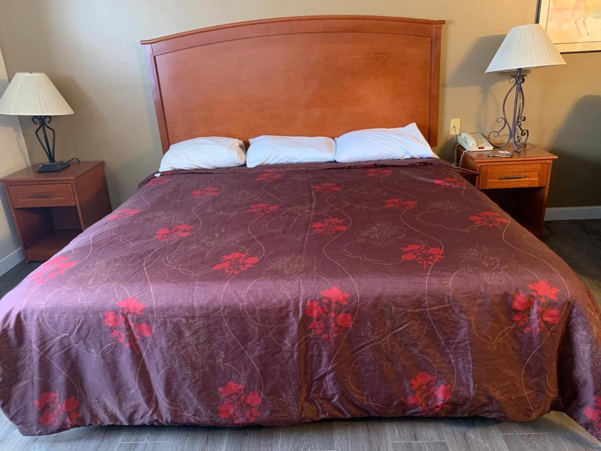 Econo Lodge 토페니시 외부 사진