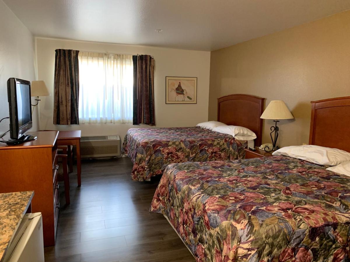 Econo Lodge 토페니시 외부 사진